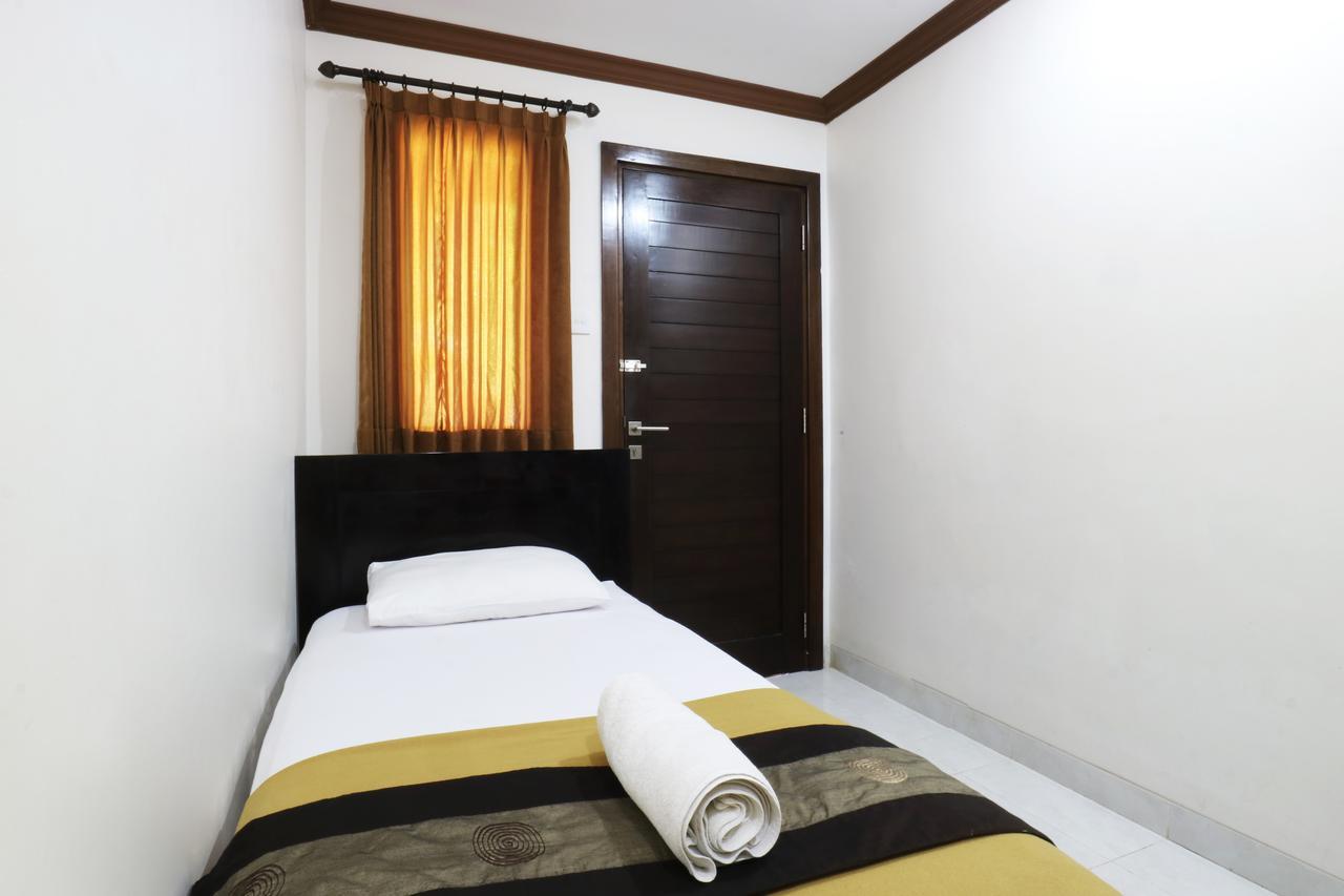 Pondok 3 Mertha Kuta Lombok Esterno foto