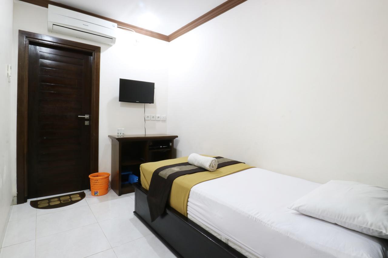 Pondok 3 Mertha Kuta Lombok Esterno foto